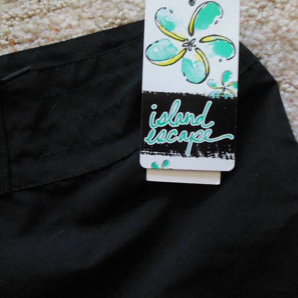 Island Escape Black Board Shorts - Picture 2 of 4